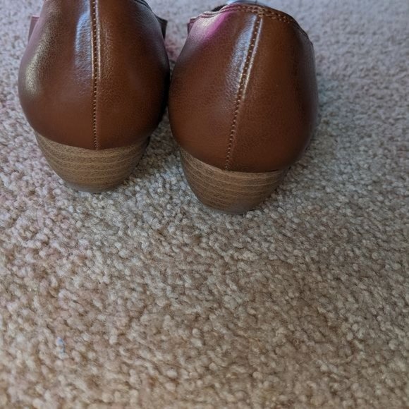 LOWER EAST SIDE WOMENS BROWN FAUX LEATHER LOW WEDGE HEELS SLIP ON SHOES SIZE 8.5 - Picture 9 of 13